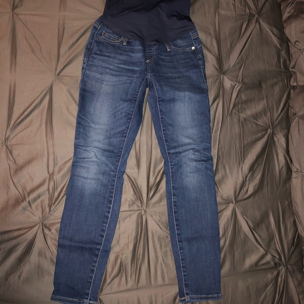 GAP 1969 maternity jeans
